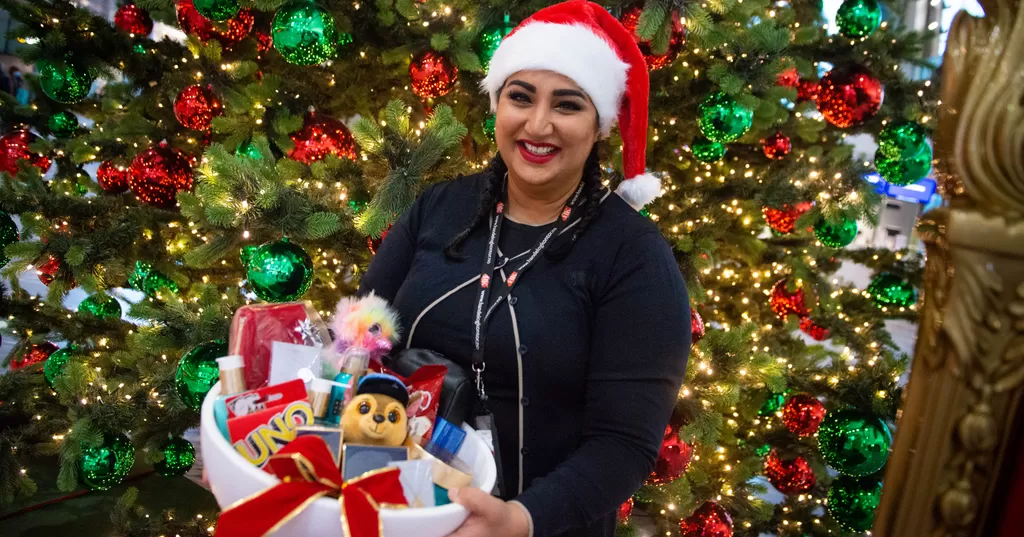 GOD JUL: Klubbleder Rozina Nazar ved Travel Retail Norway vil vise de permitterte medlemmene sine omsorg.
