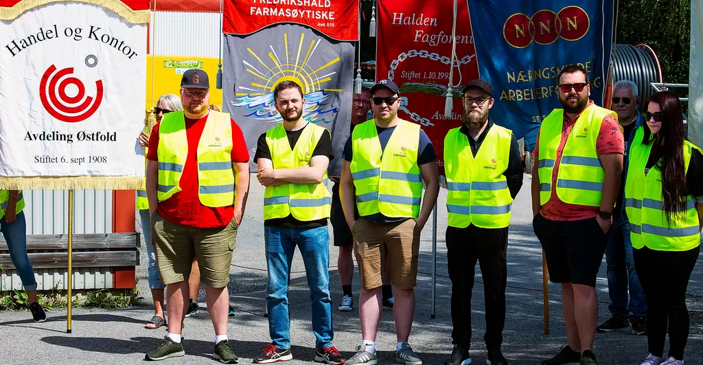 STØTTE: De streikende ved Handshake Norway fikk fredag se og høre at de ikke står alene i streiken for tariffavtale.