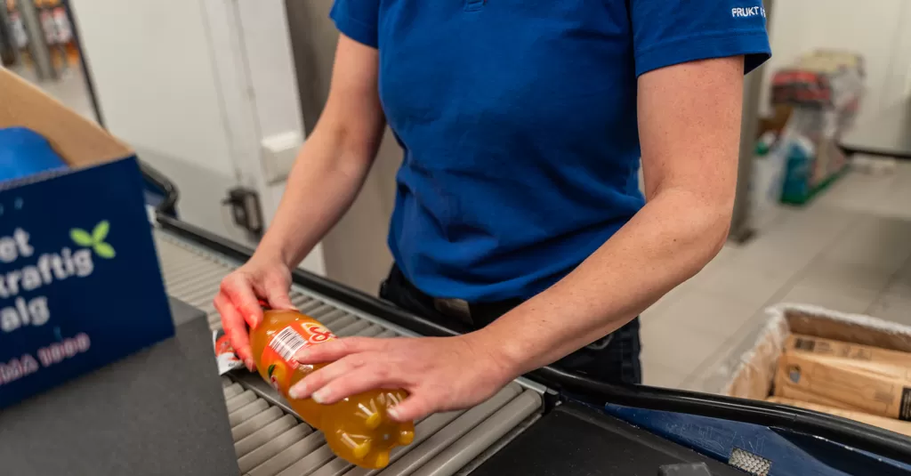 Snittlønna i varehandelen er 629.000 kroner, men det er mye høyere enn det butikkansatte tjener. Grunnen er at grossistvirksomheter og kontoransatte er inkludert i regnestykket. (Illustrasjonsbilde).
